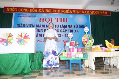 Ấn tượng Hội thi “Giáo viên mầm non tự làm và sử dụng đồ dùng dạy học cấp Thị Xã, năm học 2023- 2024”